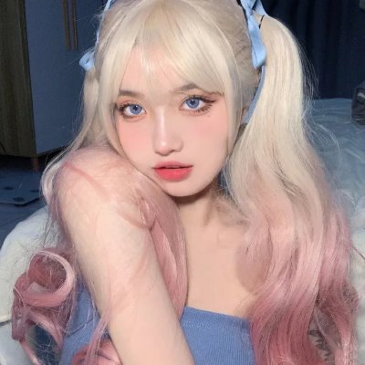 少女嬉春